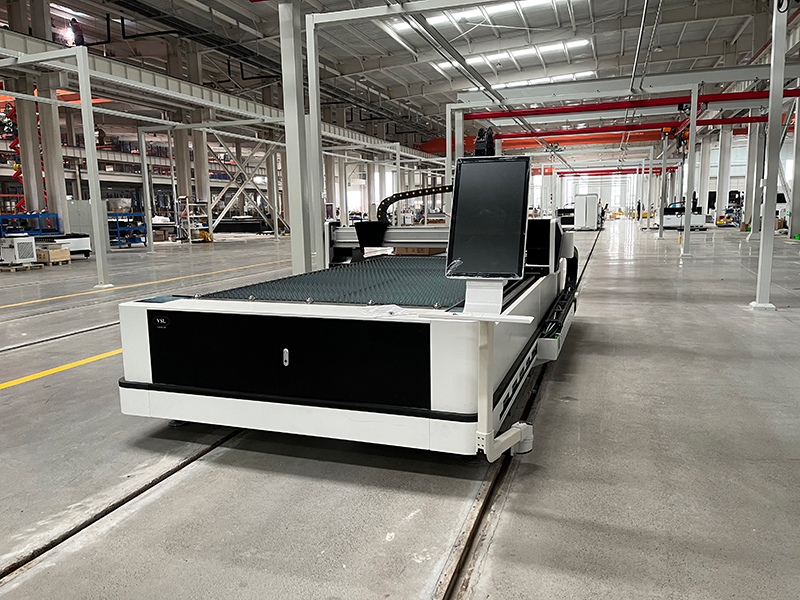 fiber-laser-cutting-machine-in-factory fiber-laser-cutting-machine-in-factory